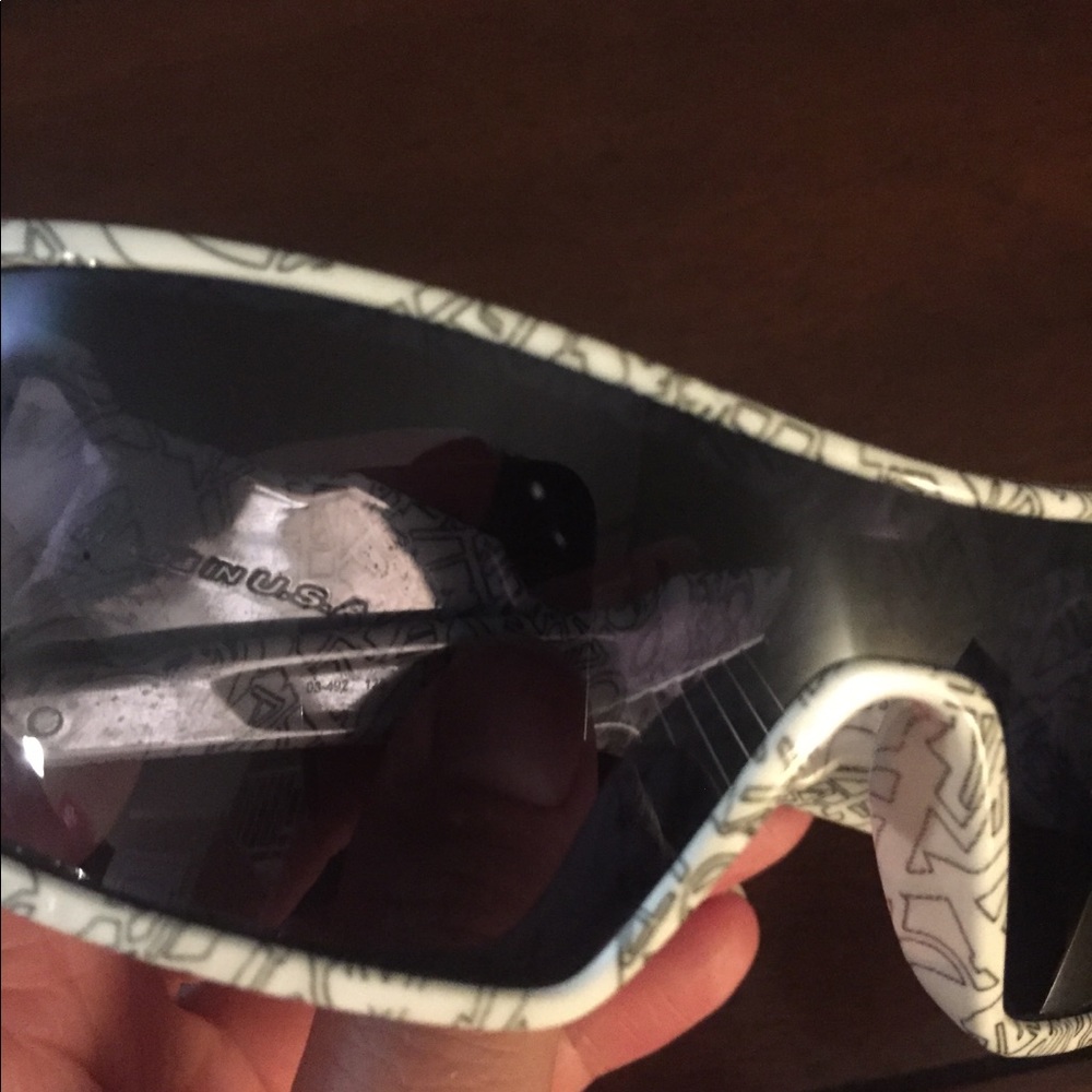 Oakley Oil Rigs - Picture 3 of 3